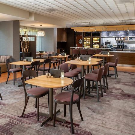 Отель Courtyard By Marriott Portland Airport Экстерьер фото