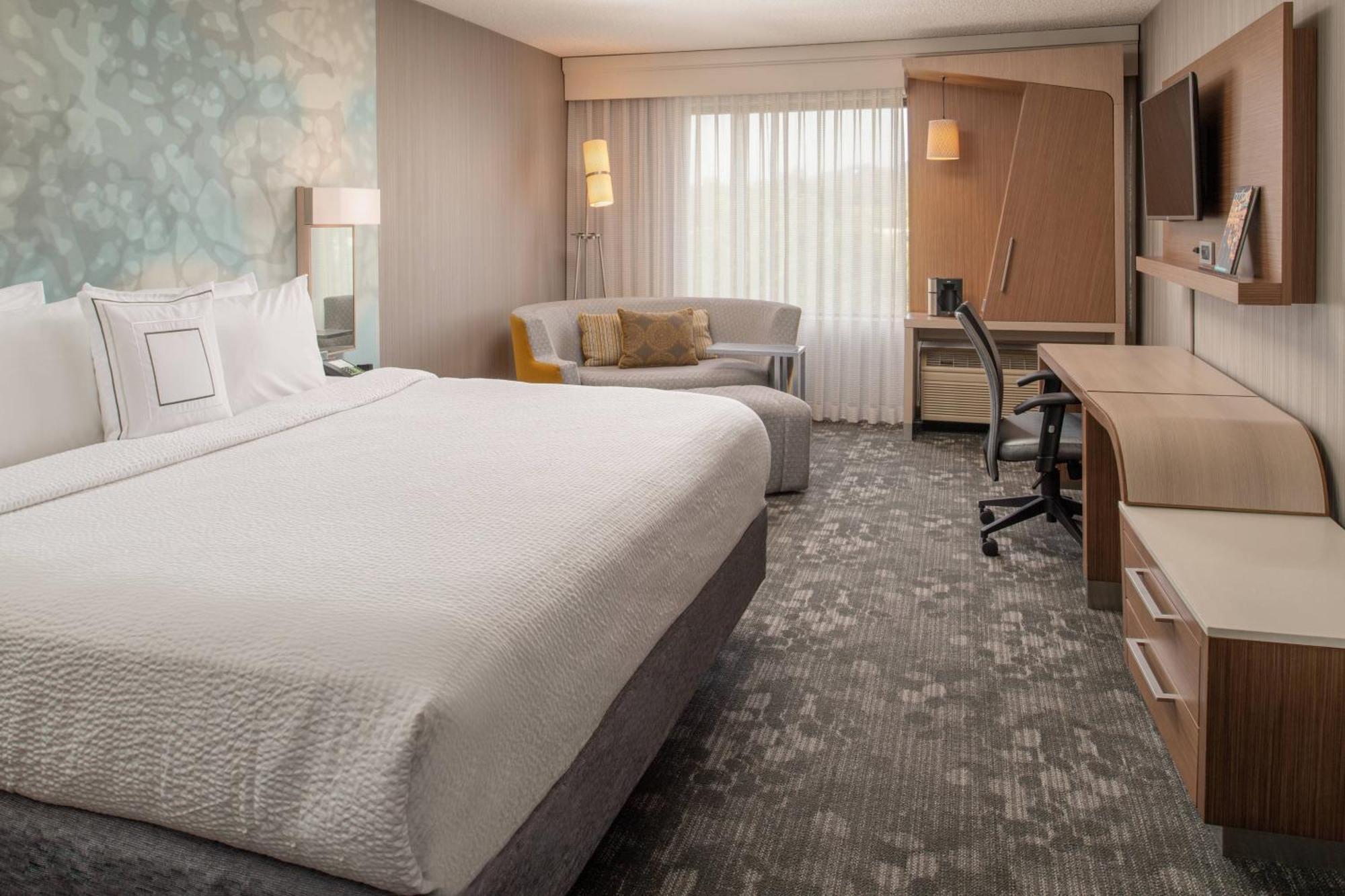 Отель Courtyard By Marriott Portland Airport Экстерьер фото