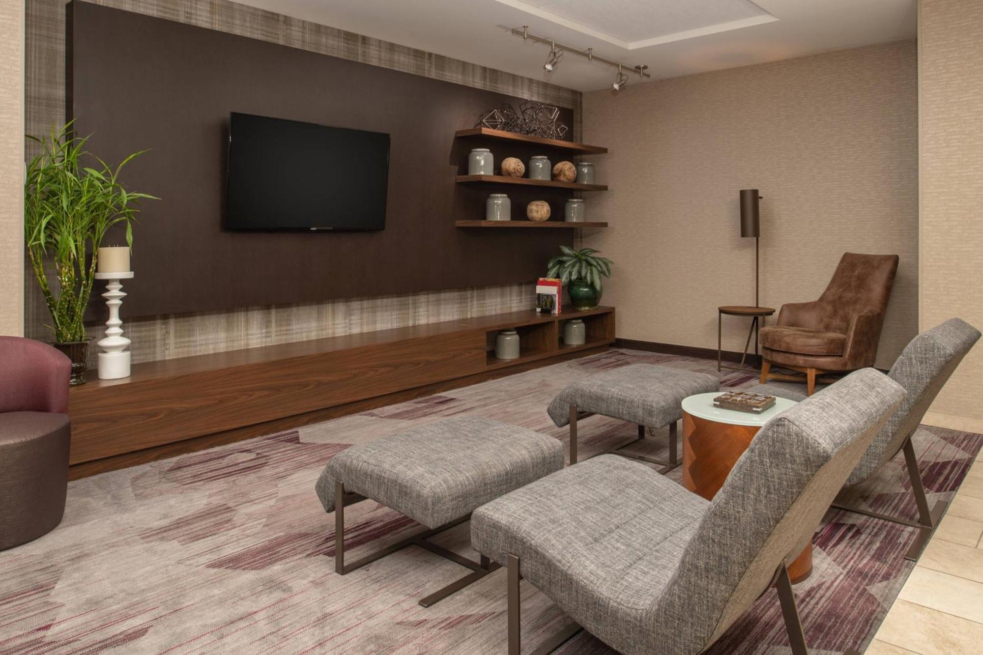 Отель Courtyard By Marriott Portland Airport Экстерьер фото